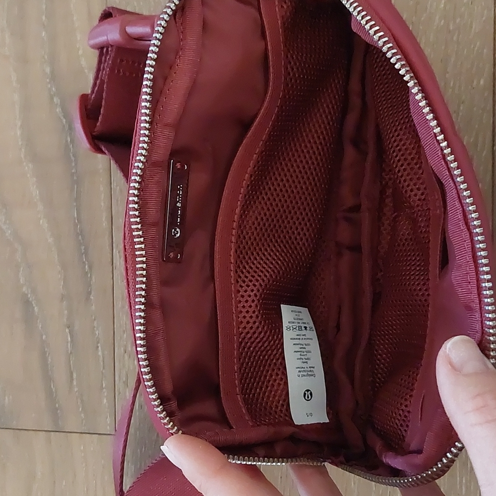 Brand New Lululemon Everywhere Belt Bag Mulled Wine - Picture 5 of 6